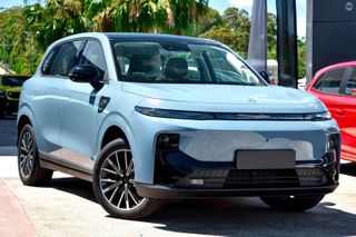 2025  Leapmotor B10 Style Wagon (Starry Night Blue) New Car Thumbnail